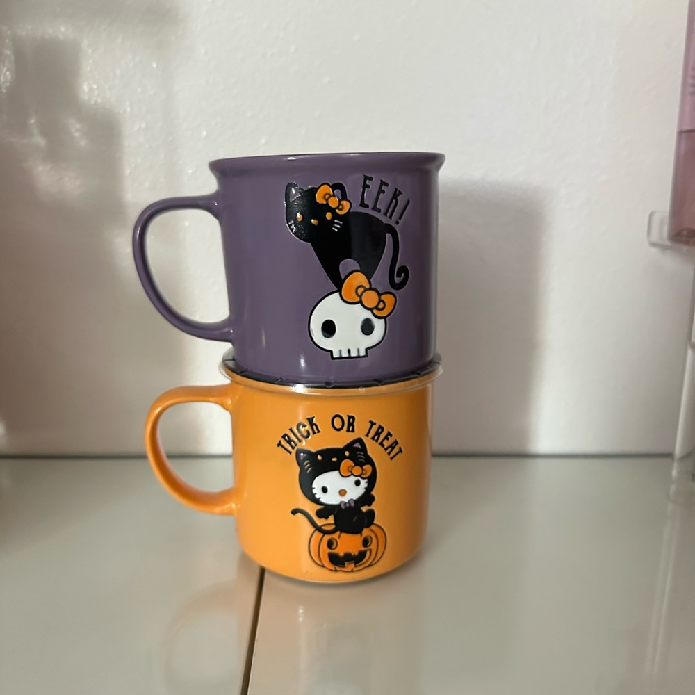 Hello Kitty Halloween Mug Set